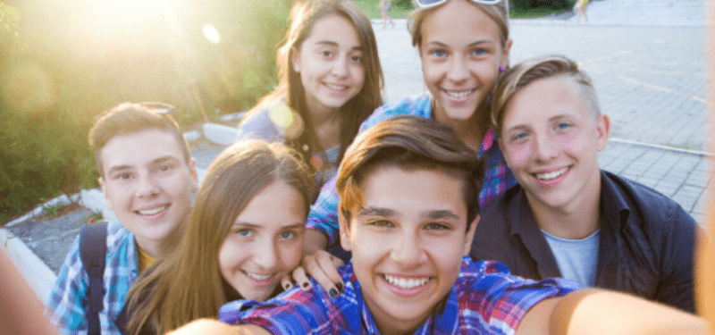 selfie de un grupo de estudiantes